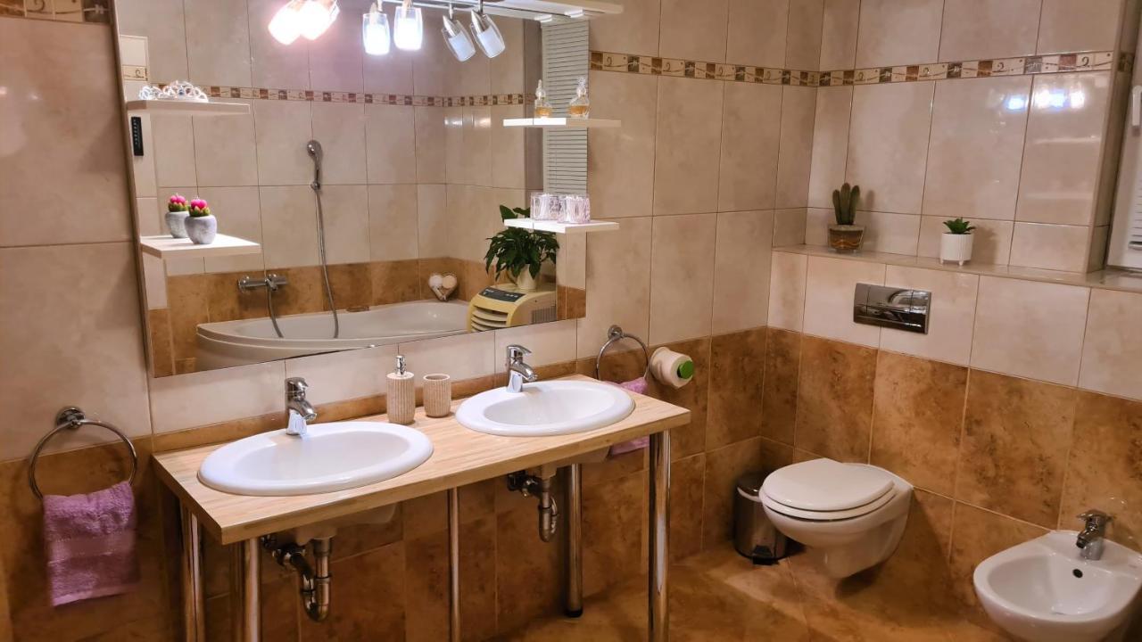 Stankovci  Villa Bubica- Cozy Holiday Home In Rural Area With Pool מראה חיצוני תמונה